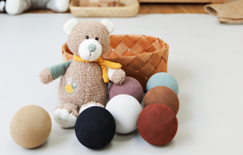 搖搖馬 VS 瑜珈球，哪個更適合孩子？【感統發展Q&A解析】